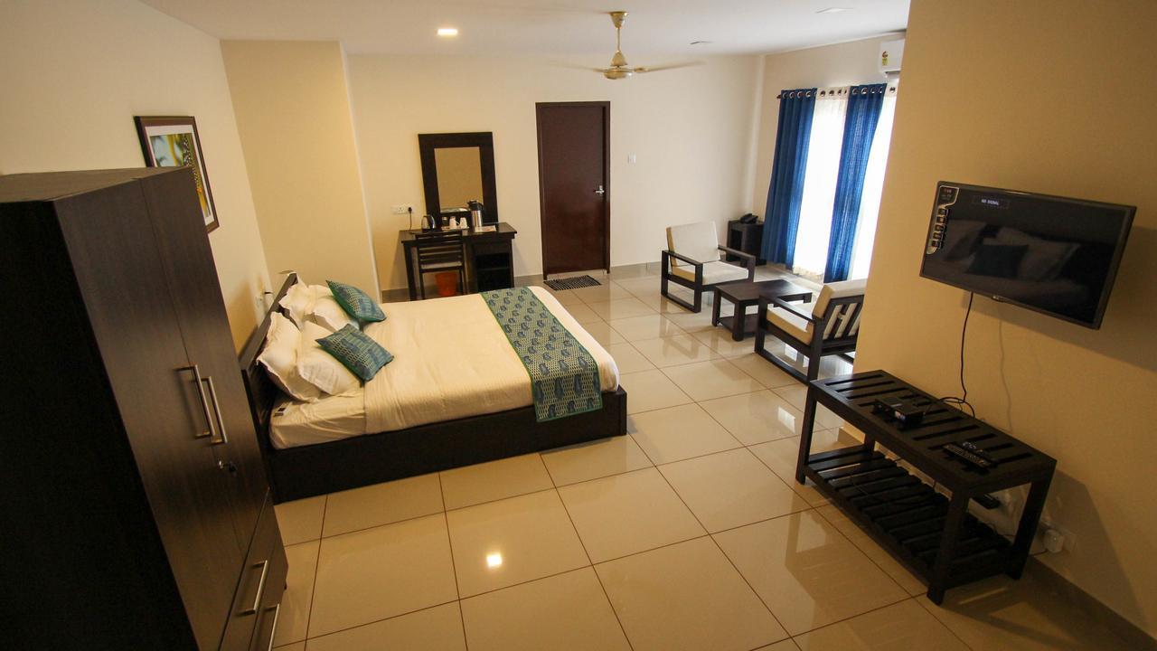 Kohinoor Hotel Alwaye Buitenkant foto