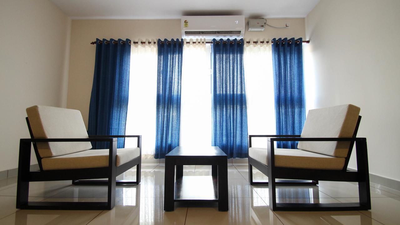 Kohinoor Hotel Alwaye Buitenkant foto