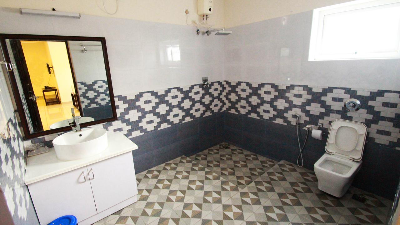 Kohinoor Hotel Alwaye Buitenkant foto